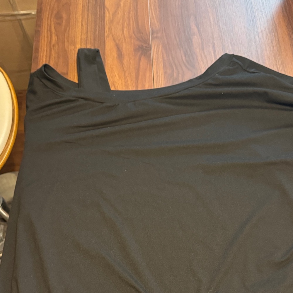 Black long sleeve cold shoulder